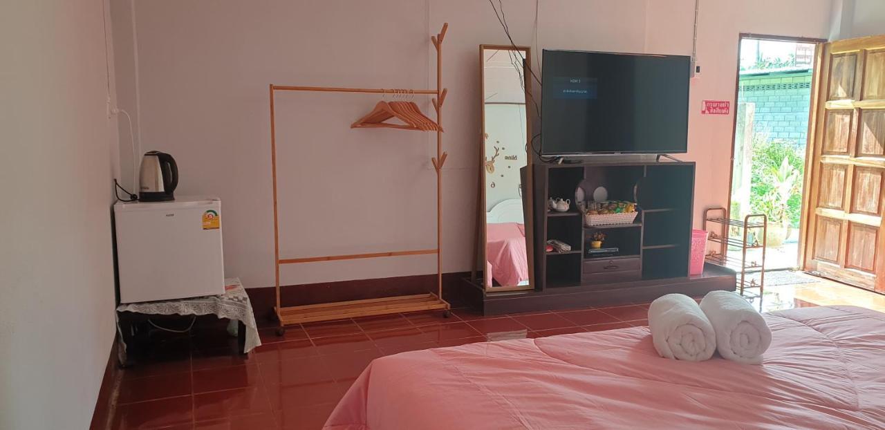 Reindeer House Wat Chedi 4 People Hotel Sichon Exterior photo