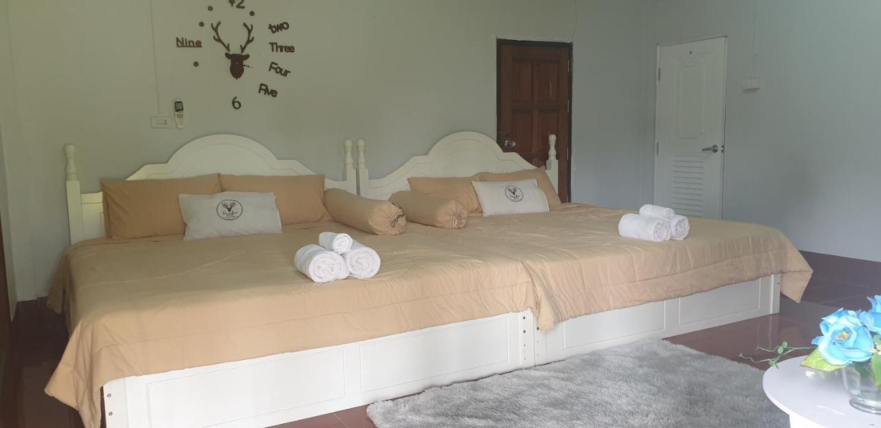 Reindeer House Wat Chedi 4 People Hotel Sichon Exterior photo